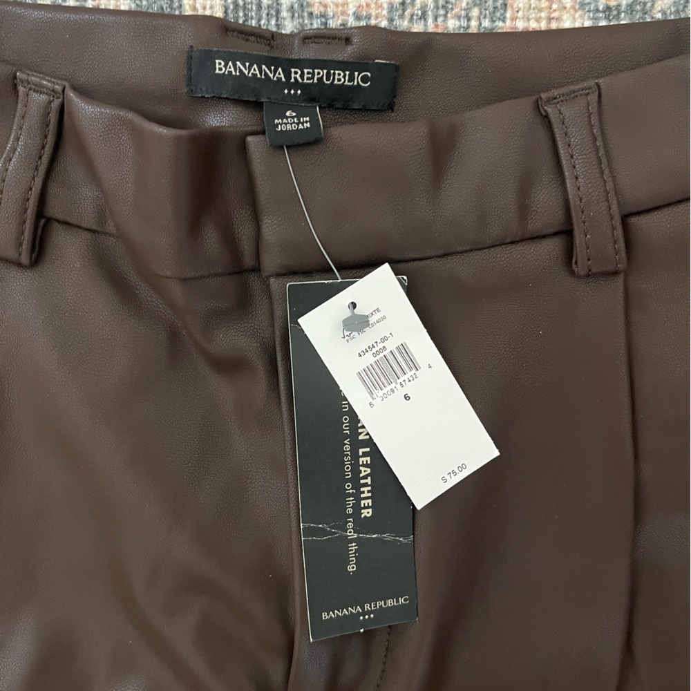 Banana Republic Chocolate Brown Vegan Leather Shorts - Picture 4 of 6